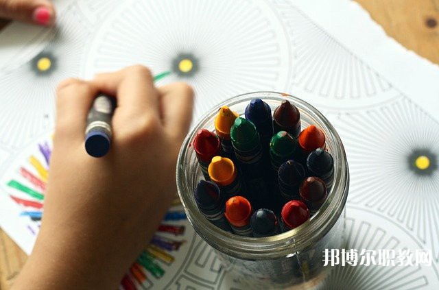 貴州哪里的職業(yè)學(xué)校能讀計(jì)算機(jī)動漫設(shè)計(jì)專業(yè)