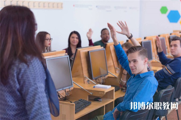 貴州哪里的職業(yè)學校能讀房地產經營與估價專業(yè)