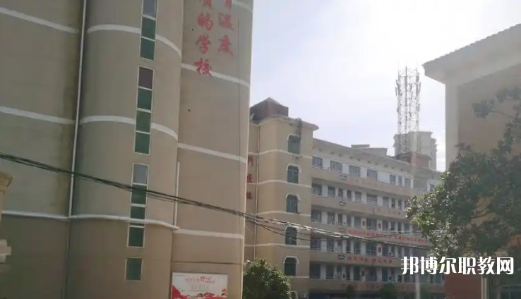 益陽市科技工程學(xué)校2025年學(xué)費、收費多少