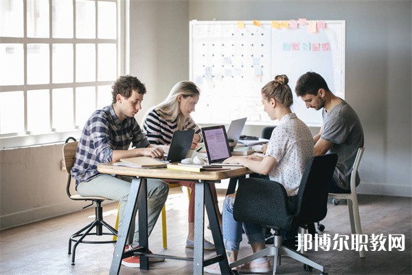 云南哪里的中專學(xué)校能讀汽車(chē)運(yùn)用技術(shù)專業(yè)