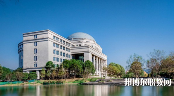 2025酒泉公辦中專(zhuān)學(xué)校最新排名前三名單