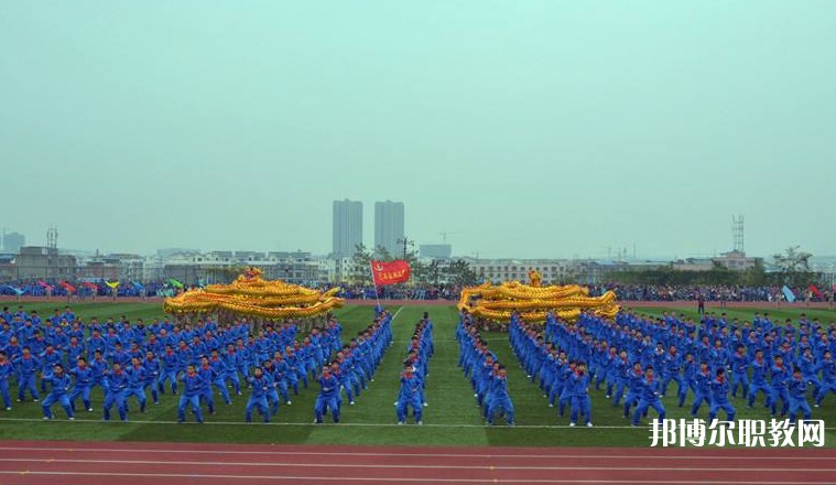 四川2025年初中生報什么電工學(xué)校好
